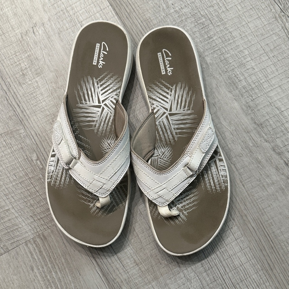 Clarks Women's White and Tan Sandals